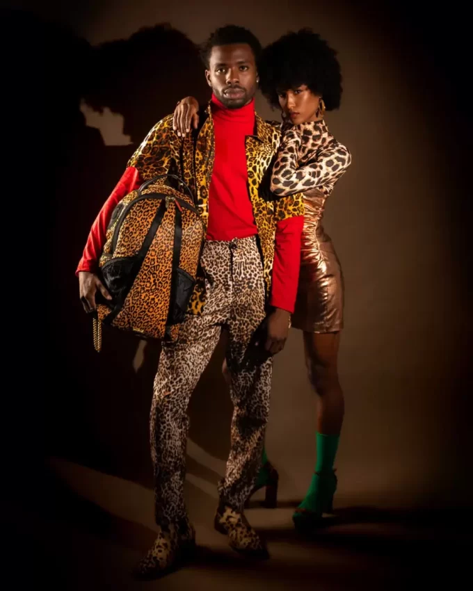 AFRICAN INTELLIGENCE 9 COURAGE TRĂIEȘTE PE RUCSAC – COLABORAREA SANDFLOWER AFRICAN INTELLIGENCE 9 COURAGE TRĂIEȘTE PE RUCSAC – COLABORAREA SANDFLOWER