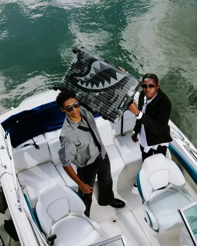 Bagaj rigid 3AM RIPTIDE SHARKNAUTICS de dimensiuni normale Bagaj rigid 3AM RIPTIDE SHARKNAUTICS de dimensiuni normale