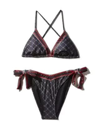 BIKINI CU MODEL DE BANI LA  MIEZUL NOPȚII