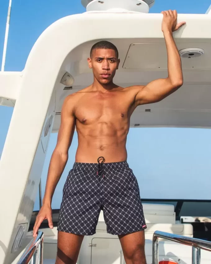 COSTUȘ DE BAIE SHOTO CU MODEL MIEZUL NOPȚII, BANI COSTUȘ DE BAIE SHOTO CU MODEL MIEZUL NOPȚII, BANI