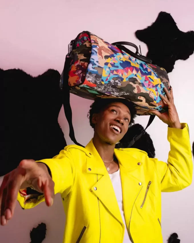 DUFFLE CAMO TĂIAT ȘI CUBULEȚE DUFFLE CAMO TĂIAT ȘI CUBULEȚE