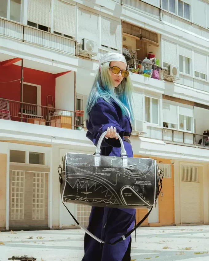 DUFFLE DE ÎNALTĂ TEHNOLOGIE DUFFLE DE ÎNALTĂ TEHNOLOGIE