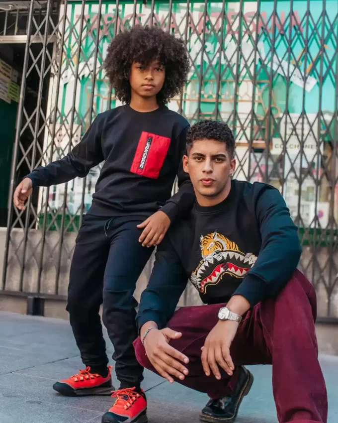 ECHIPAJUL TIGER BLACK CREW PENTRU TINERET