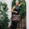 GEANTĂ DE CĂLĂTORIE RECHINI DINȚI DE FIERĂSTRĂU LA PARIS GEANTĂ DE CĂLĂTORIE RECHINI DINȚI DE FIERĂSTRĂU LA PARIS