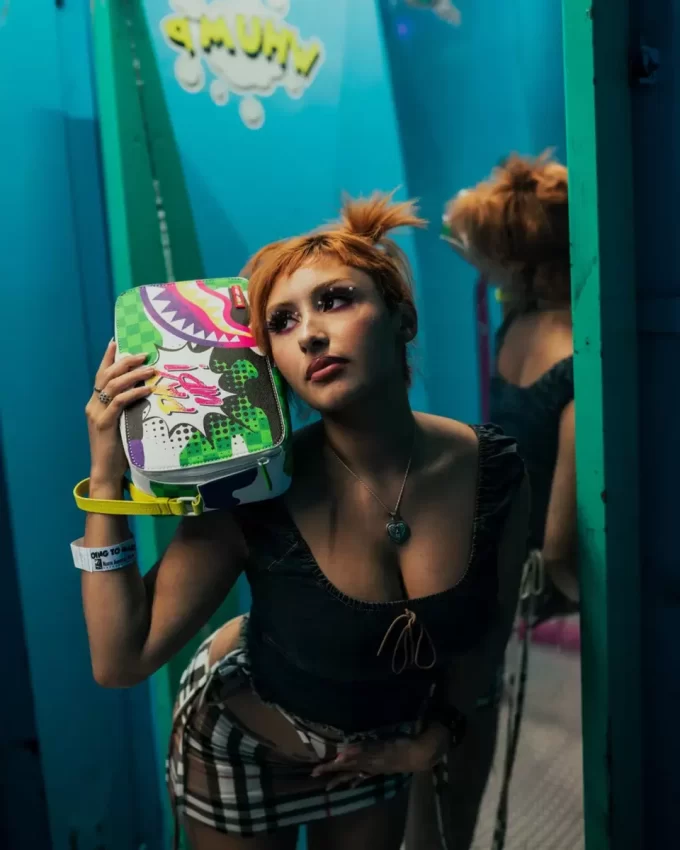 GEANTĂ DE TOALETĂ TECHNICOLOR VISĂTOARE