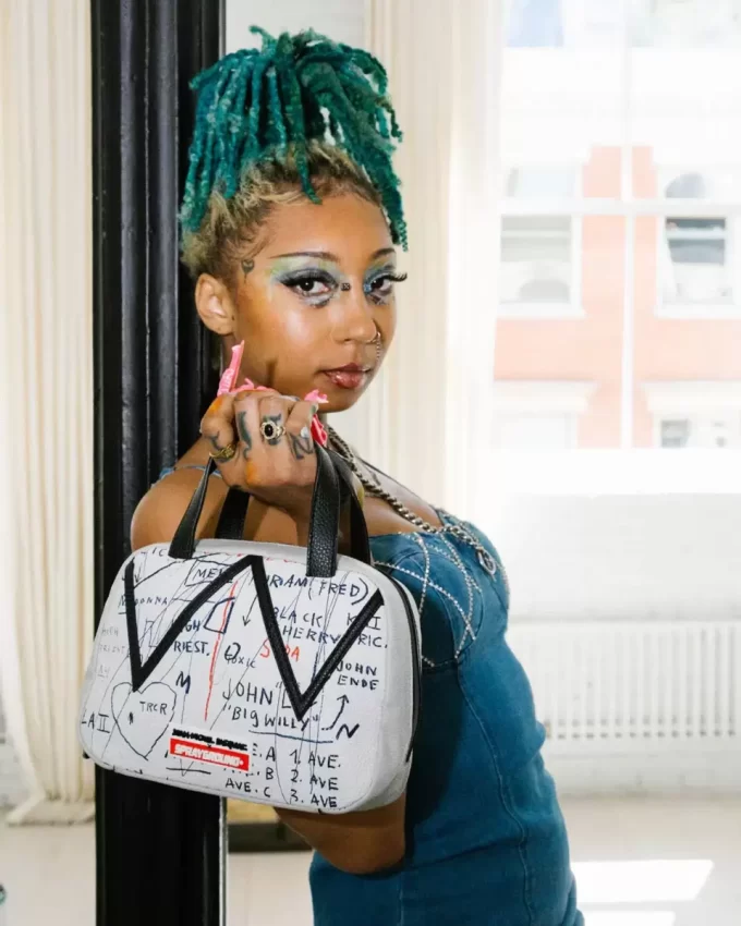 Geantă oficială Basquiat fără titlu (floricele de porumb cu brânză) 1983 Geantă oficială Basquiat fără titlu (floricele de porumb cu brânză) 1983