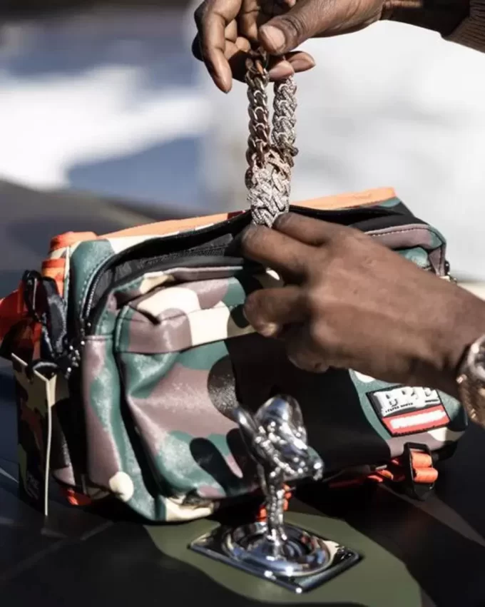 GEANTĂ YOUNG DOLPH CROSSBODY GEANTĂ YOUNG DOLPH CROSSBODY