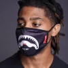 MASCA DE FAȚĂ DIN POLIESTER BITE ME SHARK (NEGRU) MASCA DE FAȚĂ DIN POLIESTER BITE ME SHARK (NEGRU)