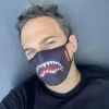 MASCA DE FAȚĂ MIXATĂ PENTRU ADULT CU LOGO SHARK (NEGRU) MASCA DE FAȚĂ MIXATĂ PENTRU ADULT CU LOGO SHARK (NEGRU)