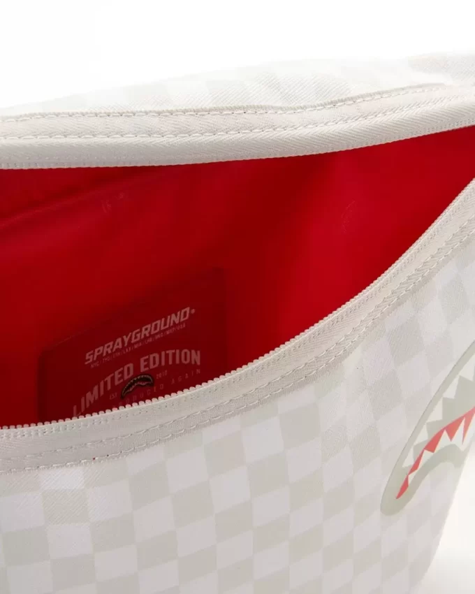 MEAN & CURAT: GEANTĂ CROSSBODY INTELIGENTĂ MEAN & CURAT: GEANTĂ CROSSBODY INTELIGENTĂ