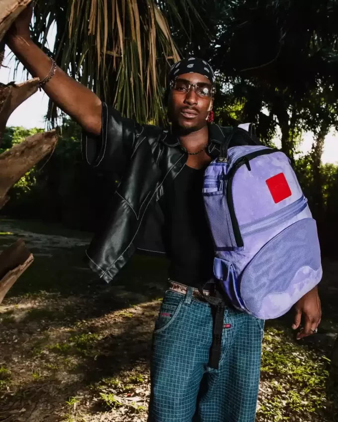 NU SE POATE!!! UN RUCSAC REVERSIBIL – VELUR MOV PENTRU UN RUCSAC OG SHARKS IN PARIS NU SE POATE!!! UN RUCSAC REVERSIBIL – VELUR MOV PENTRU UN RUCSAC OG SHARKS IN PARIS