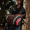 NU SE POATE!!! UN RUCSAC REVERSIBIL – VELUR MOV PENTRU UN RUCSAC OG SHARKS IN PARIS NU SE POATE!!! UN RUCSAC REVERSIBIL – VELUR MOV PENTRU UN RUCSAC OG SHARKS IN PARIS