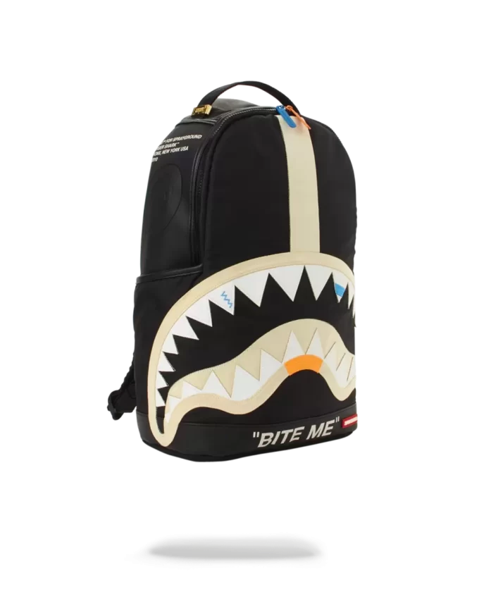 RUCSAC BITE ME SHARK (NEGRU) RUCSAC BITE ME SHARK (NEGRU)