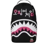 Rucsac cu logo-ul SQUID GAME COLLAB LOCKUP Rucsac cu logo-ul SQUID GAME COLLAB LOCKUP