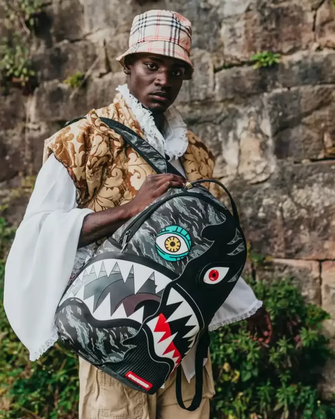 RUCSAC DAZED AND SHARK (DLXV) RUCSAC DAZED AND SHARK (DLXV)