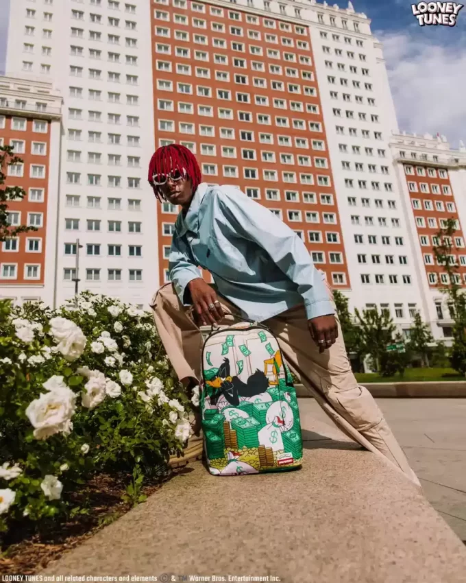RUCSAC LOONEY TUNES DAFFY DUCK ALTĂ ZI ALTĂ RAȚĂ RUCSAC LOONEY TUNES DAFFY DUCK ALTĂ ZI ALTĂ RAȚĂ