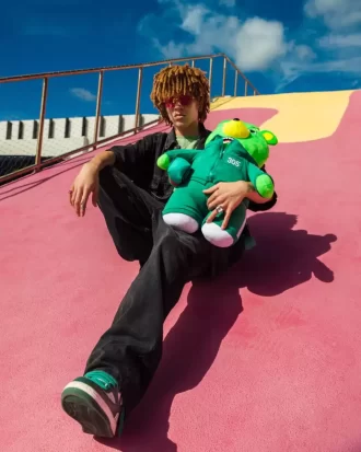 RUCSAC MONEYBEAR, CONCURSANT ÎN COLABORAREA JOCULUI SQUID