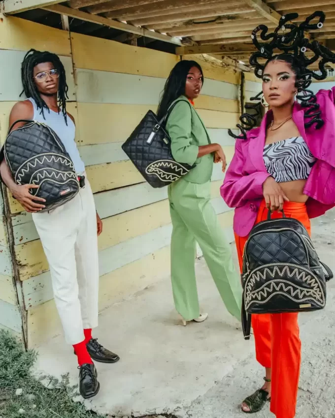 RUCSAC NOIR QUILT CU LANȚ DE AUR, RECHIN SAVAGE RUCSAC NOIR QUILT CU LANȚ DE AUR, RECHIN SAVAGE