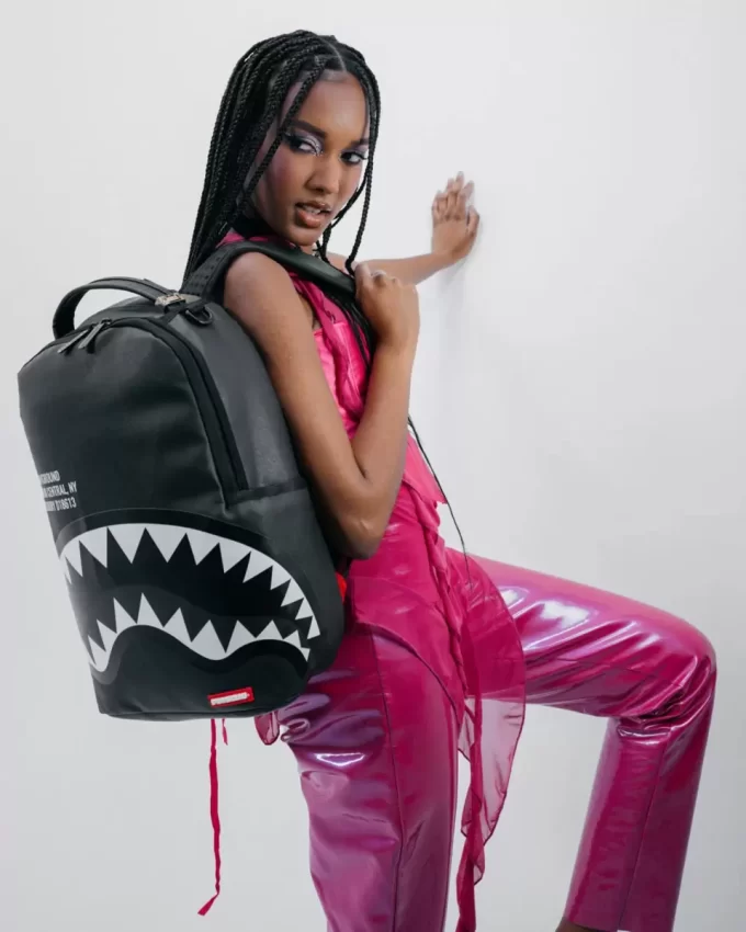 RUCSAC SHARK CENTRAL NEGRU/GRI (DLXV) RUCSAC SHARK CENTRAL NEGRU/GRI (DLXV)
