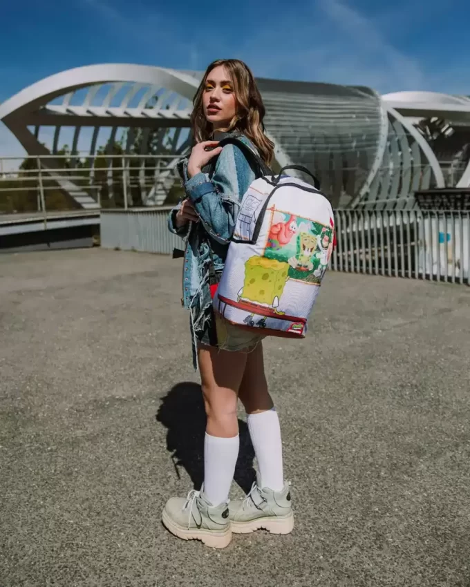 RUCSAC SPONGEBOB CRITIC DE ARTĂ