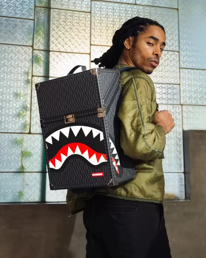 RUCSAC SPRAYGATTI REVV CHATURANGA SHARK 1900 RUCSAC SPRAYGATTI REVV CHATURANGA SHARK 1900