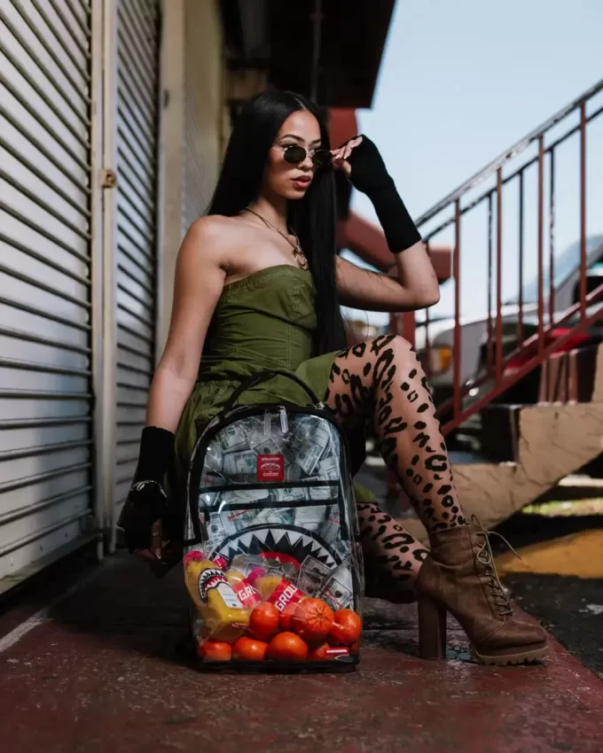 RUCSAC TRANSPARENT – MONEY CHOMP RUCSAC TRANSPARENT – MONEY CHOMP