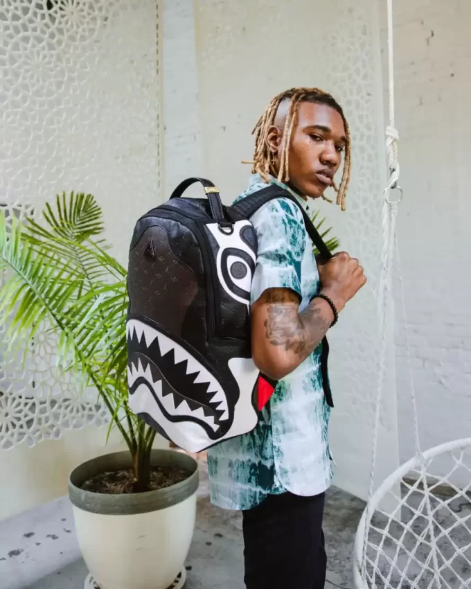 Rucsac V.V.I.P. (DLXV) Rucsac V.V.I.P. (DLXV)