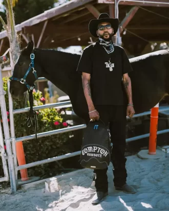 RUCSACUL COMPTON COWBOYS BINE AȚI VENIT ÎN ORAȘUL MEU