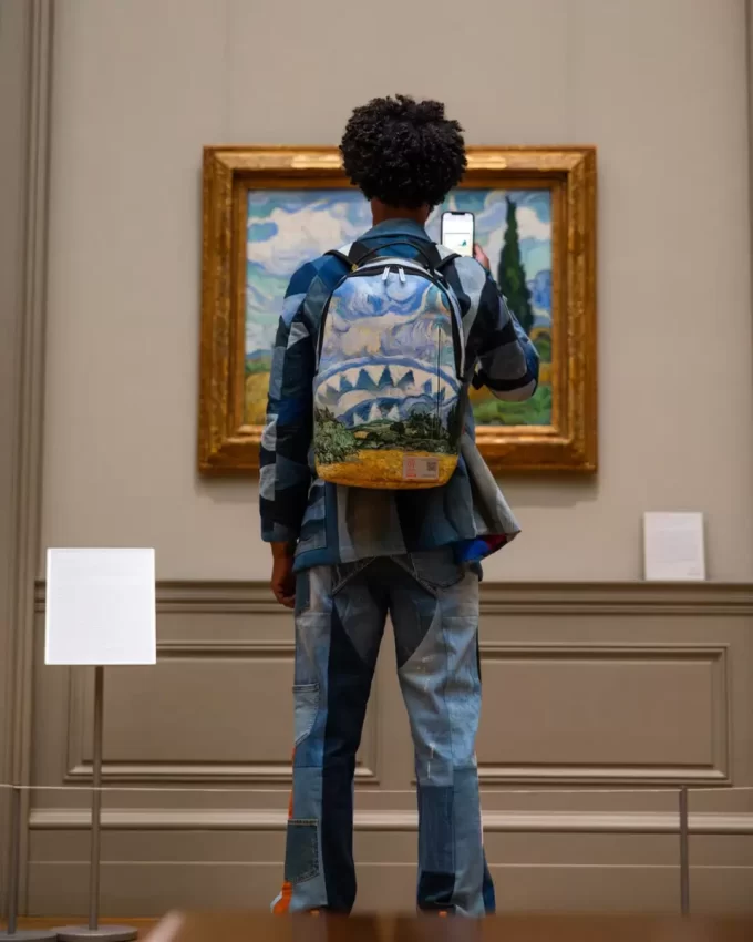 RUCSACUL MET VAN GOGH CÂMP DE GRÂU CU CHIPORAȘI RUCSACUL MET VAN GOGH CÂMP DE GRÂU CU CHIPORAȘI