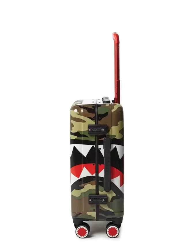 SHARKNAUTICS (CAMOUFLAJ) BAGAJ DE MÂNĂ 21,5” SHARKNAUTICS (CAMOUFLAJ) BAGAJ DE MÂNĂ 21,5”