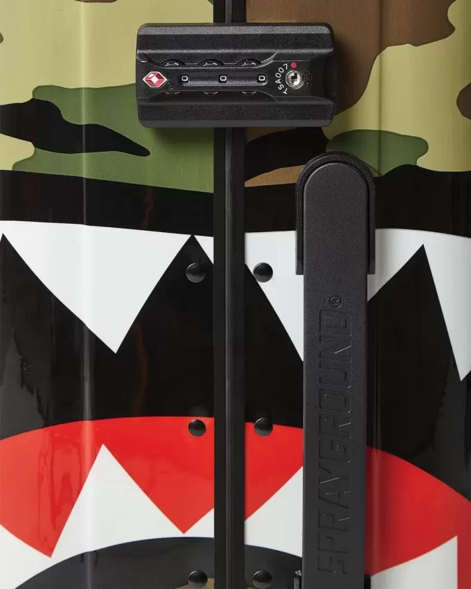 SHARKNAUTICS (CAMOUFLAJ) BAGAJ DE MÂNĂ 21,5” SHARKNAUTICS (CAMOUFLAJ) BAGAJ DE MÂNĂ 21,5”