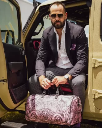 SOCIETATEA RECHINILOR DUFFLE